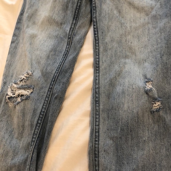 Anthropologie Pilcro Slim Boyfriend distressed light wash jeans. Size 24 Petite. - Picture 5 of 14
